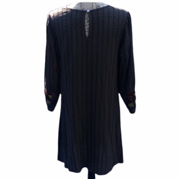 Ivy Jane 3/4 Sleeve Embroidered Dress - Picture 2 of 6